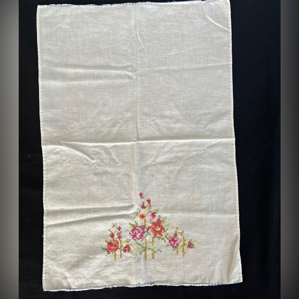 Embroidered tea towel, vintage, floral